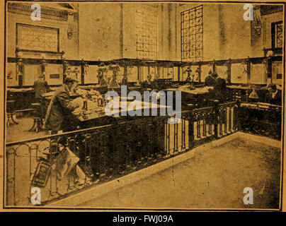 L'edizione 1908 di "The World Almanac and Encyclopedia" raccoglie fatti e cifre provenienti da vari campi, tra cui geografia, storia, scienza e cultura, fornire un'opera di riferimento completa per l'inizio del xx secolo. Foto Stock