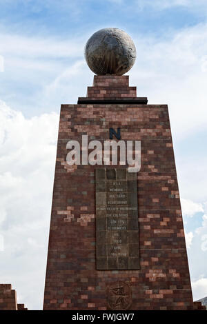 Centro del Mondo, Mitad del Mundo, monumento equatoriale, Sud America Foto Stock