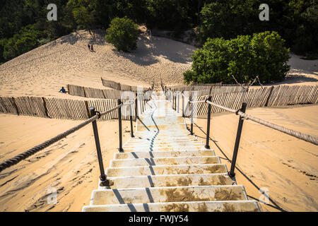 Dune du Pilat a 114 metri la più alta duna di sabbia in Europa vicino a Arcachon Gironde Francia Aquitania Foto Stock