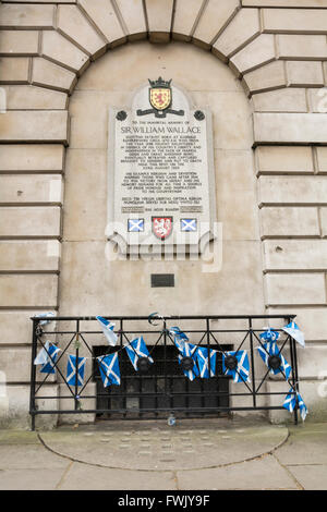 Sir William Wallace memorial fuori San Barts Hospital di Smithfield, central London, Regno Unito Foto Stock