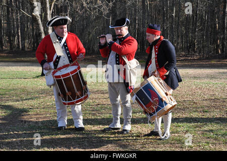 Un Fife e la banda del tamburo ad una rievocazione storica della battaglia di Cowpens. Foto Stock