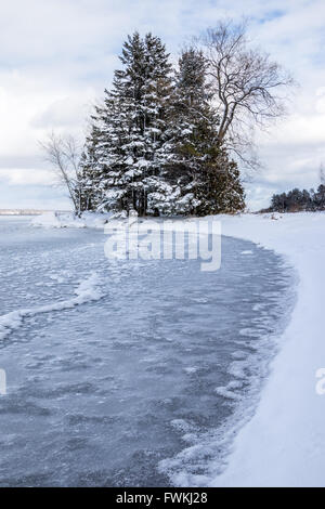 Fredda giornata invernale in spiaggia Foto Stock