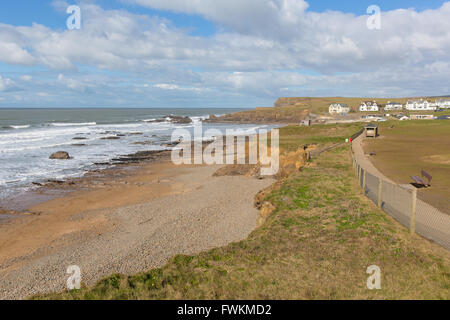 Il percorso dal nord Bude Cornwall alla vicina spiaggia di Crooklets England Regno Unito Foto Stock