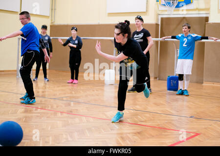 Team di Neukloster durante la pratica Goalball Foto Stock