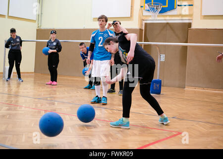 Team di Neukloster durante la pratica Goalball Foto Stock