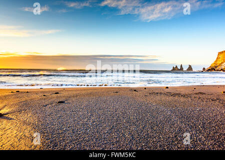 Viste intorno e Vik Reynishverfi (spiaggia nera) Foto Stock