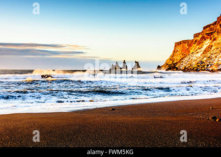 Viste intorno e Vik Reynishverfi (spiaggia nera) Foto Stock