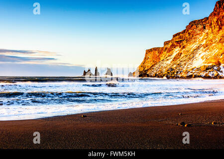 Viste intorno e Vik Reynishverfi (spiaggia nera) Foto Stock