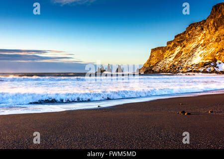 Viste intorno e Vik Reynishverfi (spiaggia nera) Foto Stock