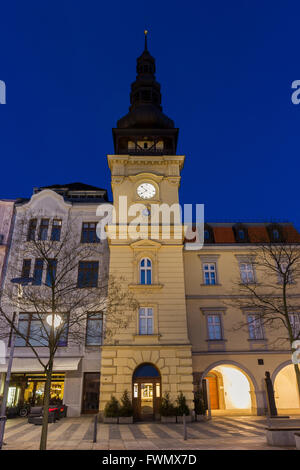 Masaryk Square - la piazza centrale con lo storico municipio edificio Foto Stock