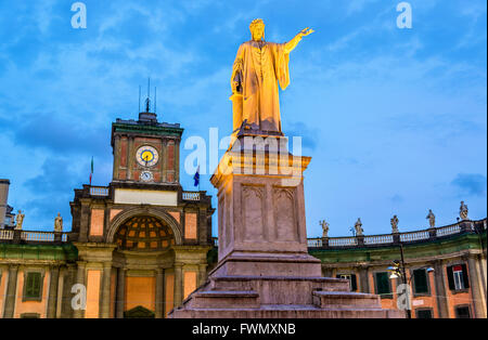 Monumento a Dante Alighieri a Napoli Foto Stock