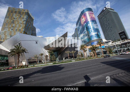 CityCenter sviluppo commerciale e Harmon Hotel torre sul Las Vegas Strip, 23 febbraio 2012 in paradiso, Nevada. Harmon Hotel è stata smantellata nel 2014 a causa di difetti di costruzione. Foto Stock