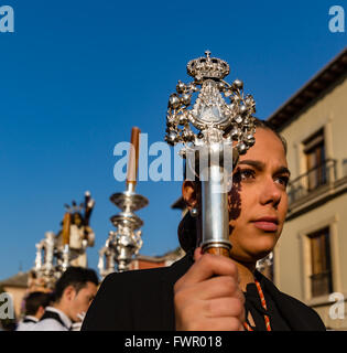 Le donne in processione di Pasqua, Granada, Andalusia, Spagna Foto Stock