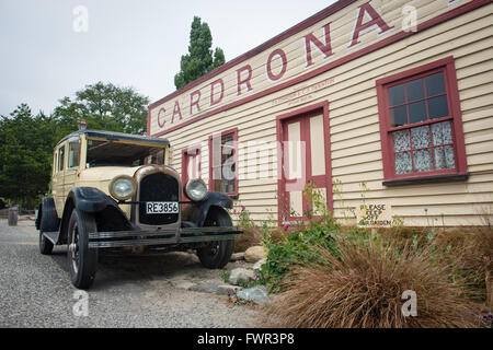 WANAKA, Nuova Zelanda - 7 gennaio 2016: Storico Cardrona Hotel costruito nel 1863 vicino alla città di Wanaka. Si tratta di uno degli ultimi remainin Foto Stock