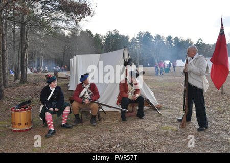 Una rievocazione storica della battaglia di Cowpens durante la guerra rivoluzionaria americana. Foto Stock