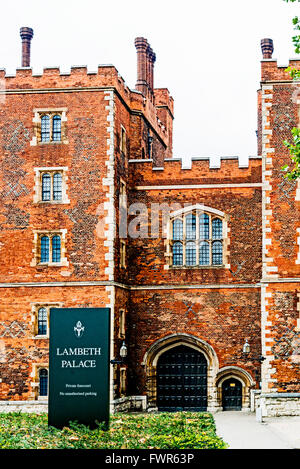 Ingresso al Lambeth Palace a Londra, un rivellino tudor Foto Stock