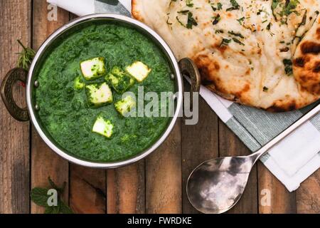 Palak Paneer spinacio indiano curry di formaggio Foto Stock