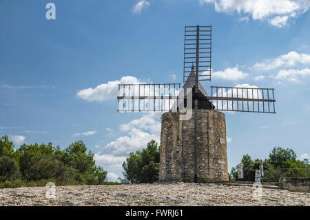 Francia, Alphonse Daudet il mulino a vento in Fontvieille Foto Stock