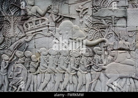 Bassorilievo di un elefante a Angkor Wat, Cambogia Foto Stock