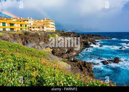 Arcobaleno dopo la pioggia, la spiaggia di Cancajos. Breña Baja. La Palma. Tenerife. Isole Canarie. Spagna Foto Stock