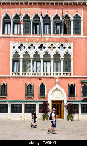 Hotel Danieli facciata, Riva degli Schiavoni, San Marco, Venezia, Italia Foto Stock