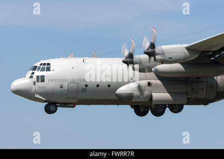 Swedish Air Force (Flygvapnet) Lockheed C-130H Hercules velivoli da trasporto Foto Stock