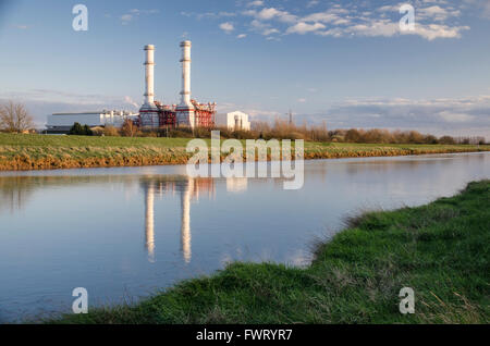 Sutton Bridge Power Station è un 819 alimentato a gas station in Lincolnshire. Costruito nel 1999 da Enron al costo di £337 milioni è Foto Stock