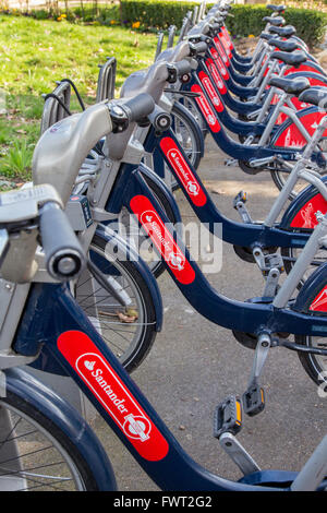 Ciclo di Santander biciclette a noleggio in Londra Foto Stock