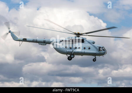 Il croato Air Force Mil Mi-8MTV-1 "Hip" trasporto militare elicottero Foto Stock