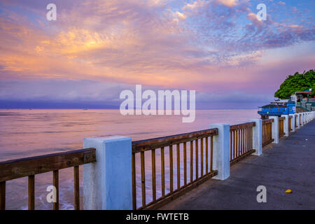 La passerella lungo il lungomare di Lahaina Maui Hawaii Foto Stock