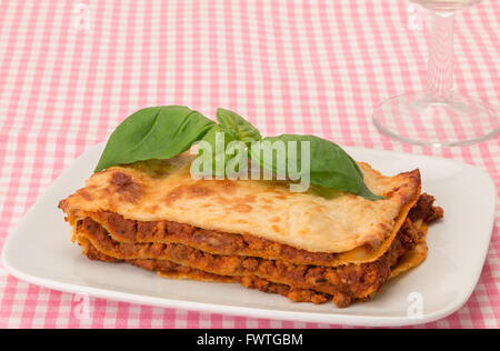 Carni bovine lasagne al forno - studio shot Foto Stock