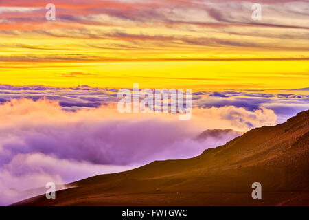 Il Cratere Haleakala a sunrise, Maui Foto Stock