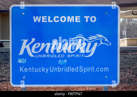 Un benvenuto a Stato del Kentucky segno a una Kentucky State Travel Centre sulla Interstate 75 Foto Stock