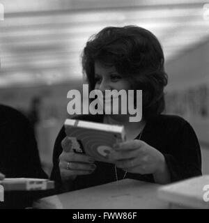 Deutsche Schlager-, Blues- und Jazzsängerin gioia Fleming, Deutschland 1970er Jahre. Il tedesco Schlager, blues e jazz cantante gioia Fleming, Germania degli anni settanta. Foto Stock