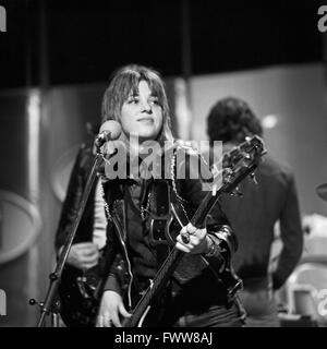 Amerikanische Rocksängerin Suzi Quatro, Deutschland 1970er Jahre. American cantante rock Suzi Quatro, Germania degli anni settanta. Foto Stock