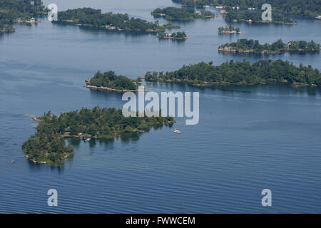 Vista aerea del 1000 isole vicino a Gananoque, Ont., il 28 giugno 2014. Foto Stock