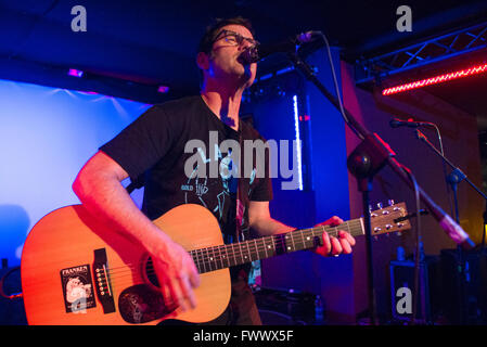 Torino, Italia. 7 Aprile, 2016. Joey Cape punk rock cantante esegue presso lo spazio 211 su 7 aprile 2016 a Torino, Italia Credito: Stefano Guidi/Alamy Live News Foto Stock