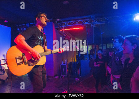 Torino, Italia. 7 Aprile, 2016. Joey Cape punk rock cantante esegue presso lo spazio 211 su 7 aprile 2016 a Torino, Italia Credito: Stefano Guidi/Alamy Live News Foto Stock