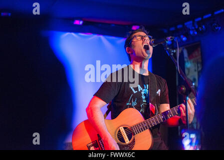 Torino, Italia. 7 Aprile, 2016. Joey Cape punk rock cantante esegue presso lo spazio 211 su 7 aprile 2016 a Torino, Italia Credito: Stefano Guidi/Alamy Live News Foto Stock