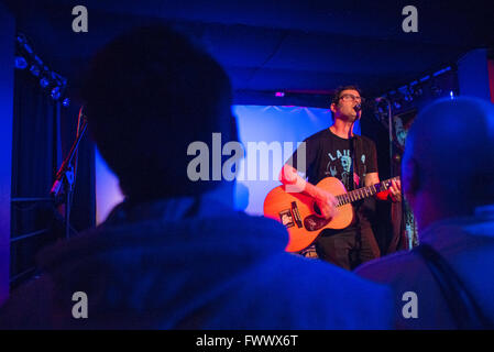 Torino, Italia. 7 Aprile, 2016. Joey Cape punk rock cantante esegue presso lo spazio 211 su 7 aprile 2016 a Torino, Italia Credito: Stefano Guidi/Alamy Live News Foto Stock