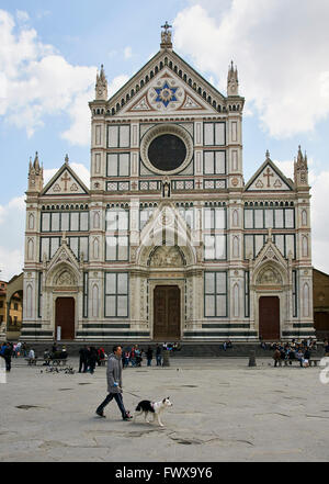 La Basilica di Santa Croce (Basilica di Santa Croce) è la principale chiesa francescana di Firenze, Italia. Foto Stock