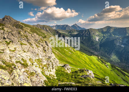 Vista dalla Kasprowy Wierch Summit in polacco monti Tatra Foto Stock