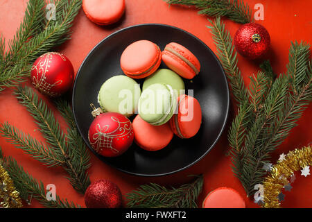 Amaretti su sfondo di Natale, vista dall'alto Foto Stock