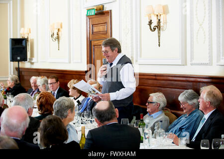 Jeremy Lewis al oldie pranzo letterario 08-3-16 Foto Stock