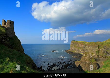 Dunluce Castle, Portrush, County Antrim, Ulster (Irlanda del Nord Europa Foto Stock