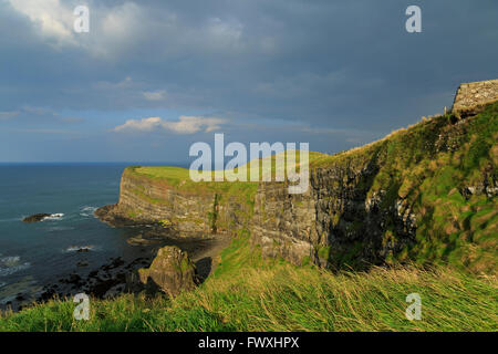 Dunluce Castle, Portrush, County Antrim, Ulster (Irlanda del Nord Europa Foto Stock