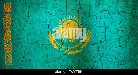 Bandiera del Kazakistan su un vecchio muro rotto Foto Stock
