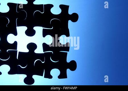 Puzzle, gioco, gioco, blu, pezzo di puzzle, foro, mancante, soluzione, problema, risolvere, risoluzione, jigsaw, puzzle, assemblaggio, configur Foto Stock