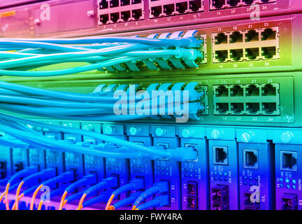 In fibra ottica il collegamento in rete di nucleo swtich Foto Stock