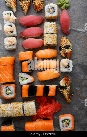 Asian sushi sfondo, set di rulli Foto Stock